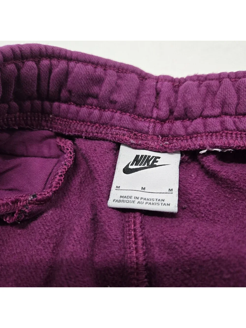 EUC Men's MEDIUM Nike Sportswear Fleece Jogger Pants Sangria Purple DM6871-610